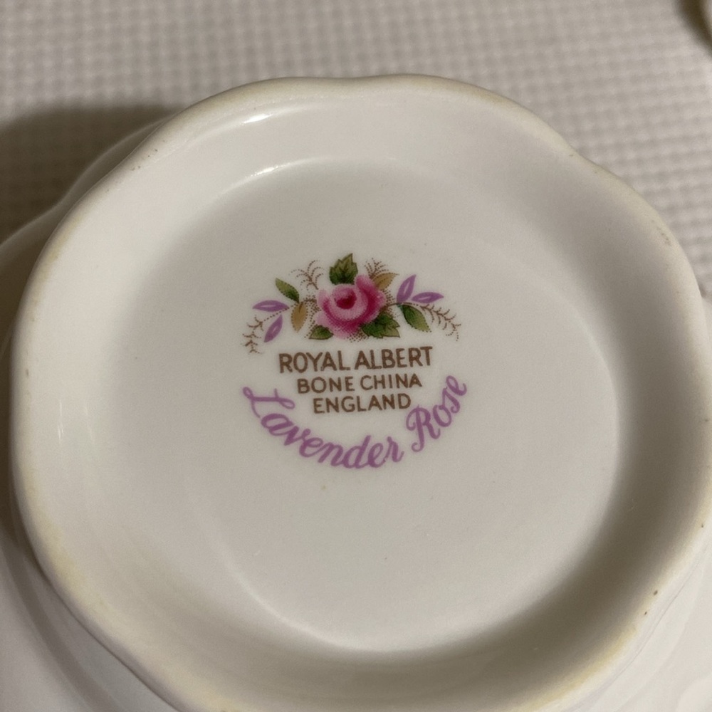 Royal Albert Lavender Rose Cream Jug & Sugar Bowl Set Bone China - Picture 8 of 12